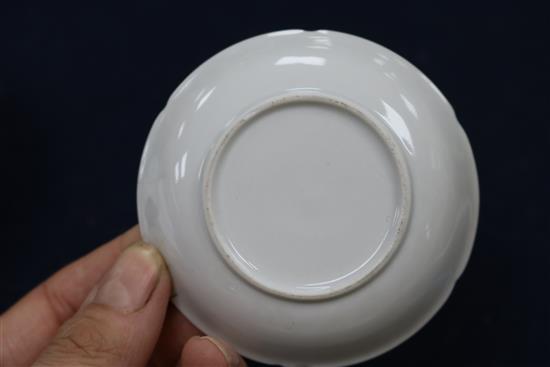 A small 19th century Chinese blue and white bowl, decorated with flowers diameter 10cm